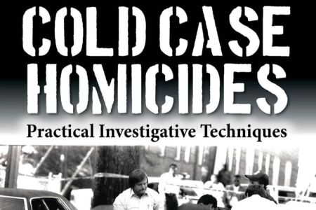La ‘biblia’ de los ‘homicidios sin resolver’ incluye a los perros detectores